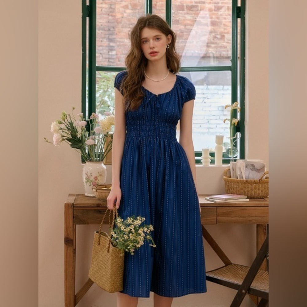Cute retro style round neck midi dress NWT modest style